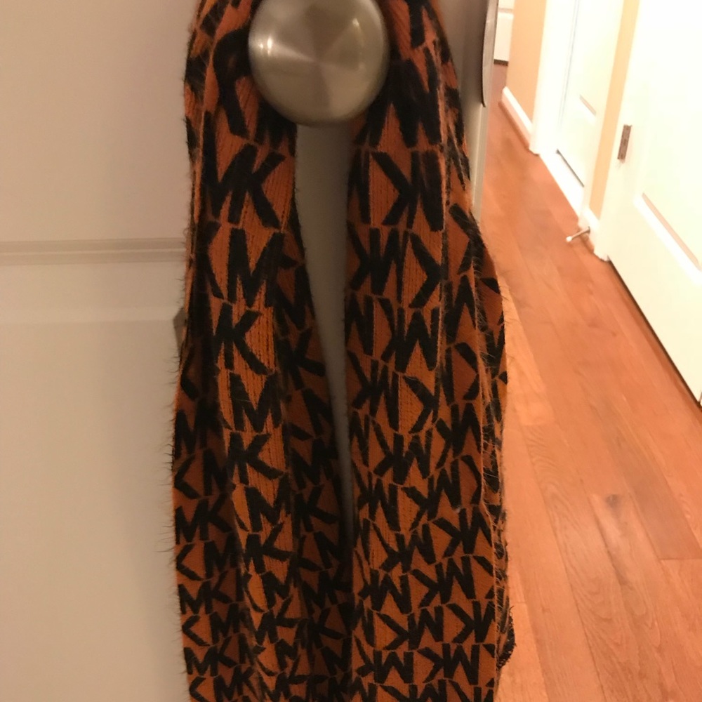 MK Infiniti scarf